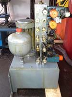 Hydraulisches Aggregat für Drehmaschine